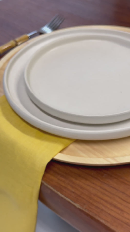 Bajo Plato De Madera Clara